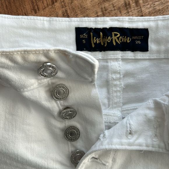 High Waist Shorts 3 Pair for Sale 3 Pair Bundle. Holds curves nicely - Picture 4 of 13